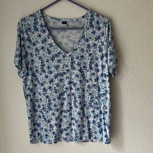 Old Navy Floral V-Neck Tee in Blue & Green
